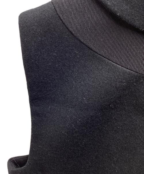 PRADA（プラダ）PRADA (プラダ) ラウンドカラーノースリーブウールワンピース / P31Z2 S152 / イタリア製 ブラック サイズ:36の古着・服飾アイテム