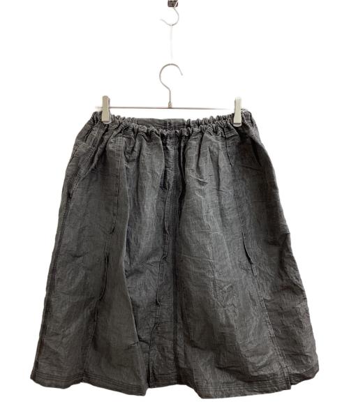 ISSEY MIYAKE（イッセイミヤケ）ISSEY MIYAKE Cotton-nylon blend button skirt gray / コットン×ナイロン ボタンスカート グレー / Made in JAPAN / 日本製 / IM01FG009 グレー サイズ:Mの古着・服飾アイテム