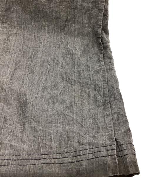 ISSEY MIYAKE（イッセイミヤケ）ISSEY MIYAKE Cotton-nylon blend button skirt gray / コットン×ナイロン ボタンスカート グレー / Made in JAPAN / 日本製 / IM01FG009 グレー サイズ:Mの古着・服飾アイテム