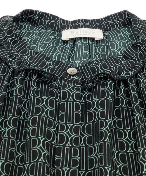 BALLSEY（ボールジィ）BALLSEY (ボールジィ) モノグラムプリント フリルネックブラウス　11-01-34-01035 グリーン サイズ:36の古着・服飾アイテム