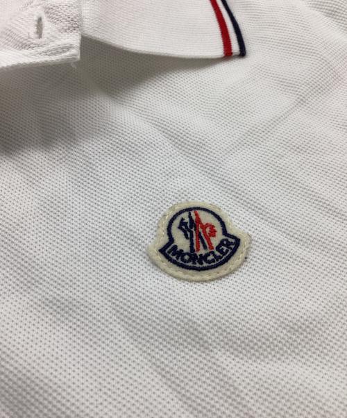MONCLER（モンクレール）MONCLER (モンクレール) ロゴパッチポロシャツ　/　F20918A70300 ホワイト サイズ:ＸＬの古着・服飾アイテム