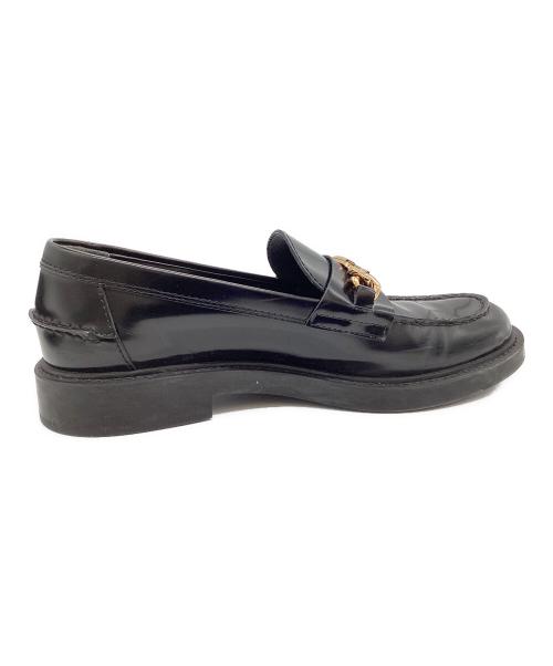 TOD'S（トッズ）TOD'S (トッズ) メタルTチェーン ローファー / XXW59C0EW00SHA ブラック サイズ:38の古着・服飾アイテム