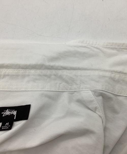 stussy（ステューシー）stussy (ステューシー) STANDARD SHIRT 1110357 ホワイト サイズ:Mの古着・服飾アイテム