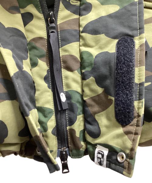 A BATHING APE（アベイシングエイプ）A BATHING APE (アベイシングエイプ) 1ST CAMO SHARK SNOWBOARD DOWN JACKET / 001HJH801010M グリーン サイズ:Lの古着・服飾アイテム