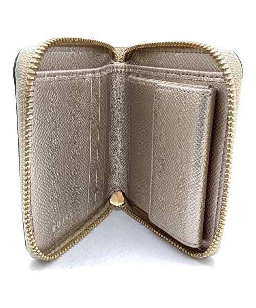 FURLA（フルラ）FURLA (フルラ) CLASSIC S ZIP AROUND WALLET / PS86CL0BX0342CGD00 ゴールド サイズ:-の古着・服飾アイテム