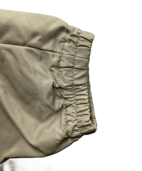 Onitsuka Tiger（オニツカタイガー）Onitsuka Tiger (オニツカタイガー) PADDED COACH JACKET　/　2183B240 ベージュ サイズ:Lの古着・服飾アイテム