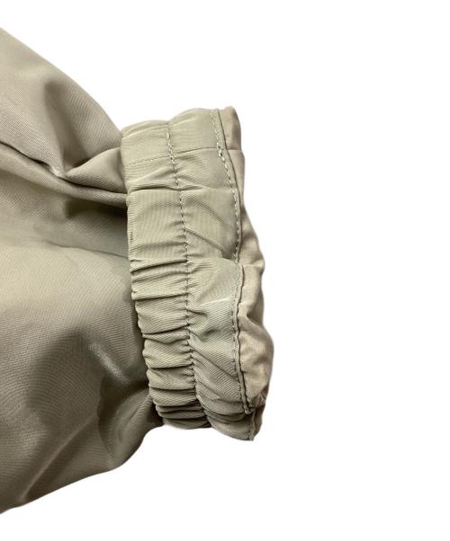 Onitsuka Tiger（オニツカタイガー）Onitsuka Tiger (オニツカタイガー) PADDED COACH JACKET　/　2183B240 ベージュ サイズ:Lの古着・服飾アイテム