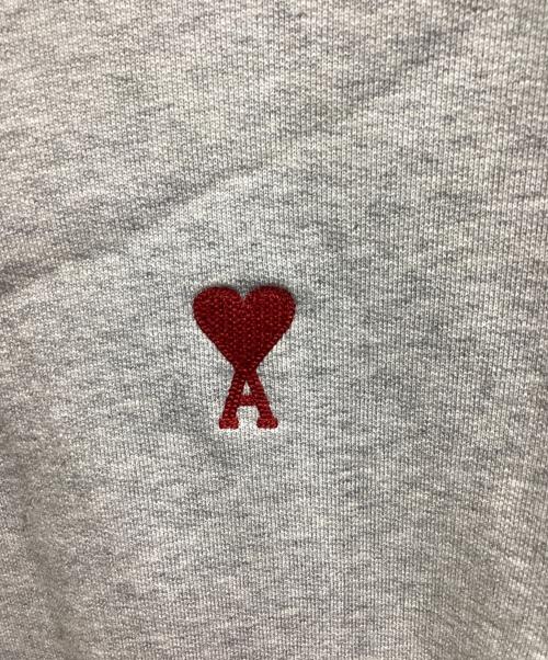 AMI Alexandre Mattiussi（アミアレクサンドルマテュッシ）AMI Alexandre Mattiussi (アミアレクサンドルマテュッシ) AMI DE COEUR HOODIE　/　BFUSW235.730 グレー サイズ:Mの古着・服飾アイテム