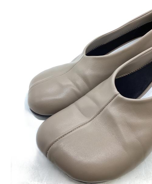 MM6 Maison Margiela（エムエムシックスメゾンマルジェラ）MM6 Maison Margiela (エムエムシックスメゾンマルジェラ) アナトミックヒールパンプス　S59WL0103 ベージュ サイズ:37の古着・服飾アイテム