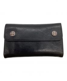 CHROME HEARTS（クロムハーツ）の古着「WAVE / ウェーブレザーウォレット / クロスボタン / 三つ折り」｜ブラック
