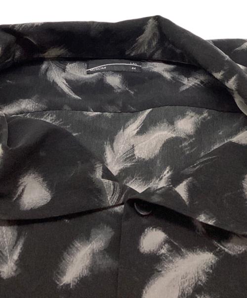 LAD MUSICIAN（ラッドミュージシャン）LAD MUSICIAN (ラッドミュージシャン) DECHINE BIG S/S SHIRT INKJET FEATHER / デシンビッグS/Sシャツインクジェットフェザー / 2318-114 ブラック サイズ:44の古着・服飾アイテム