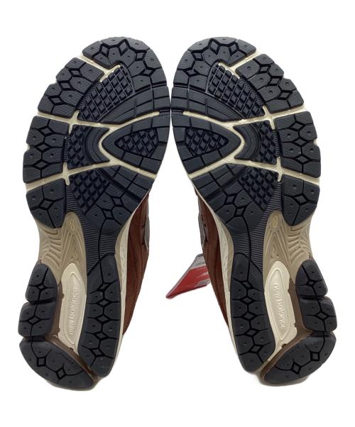 NEW BALANCE（ニューバランス）NEW BALANCE (ニューバランス) M2002RFF ブラウン サイズ:27cmの古着・服飾アイテム