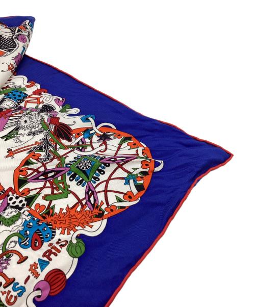 HERMES（エルメス）HERMES (エルメス) スカーフ カレ90 La Folle Parade ホワイト×ブルーの古着・服飾アイテム