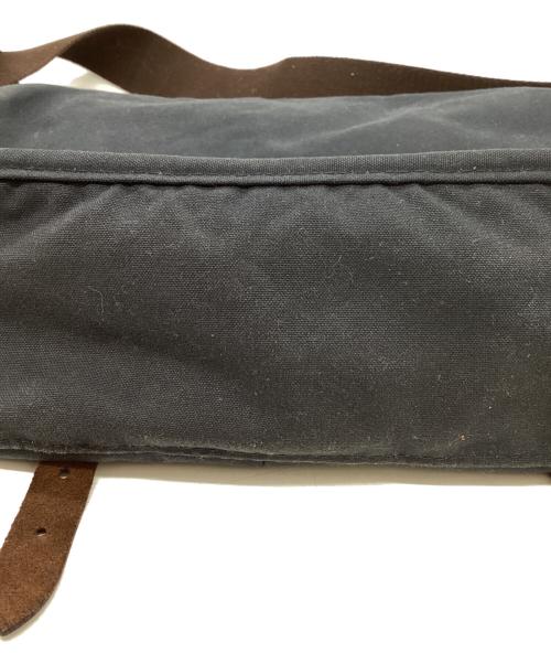 Barbour（バブアー）Barbour (バブアー) WAX LEATHER TARRAS CROSSBODY BAG　UBA0003NY91 ネイビー×ブラウンの古着・服飾アイテム