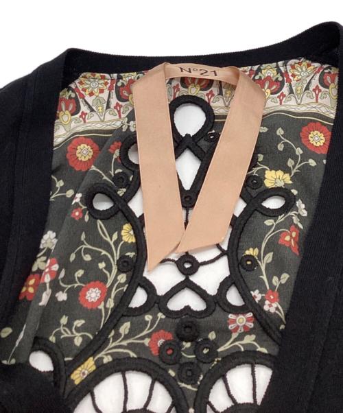 N°21（ヌメロヴェントゥーノ）N°21 (ヌメロヴェントゥーノ) 切替カーディガン / 17S-A023-7615 ブラック サイズ:38の古着・服飾アイテム