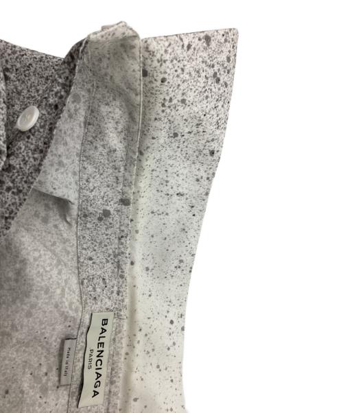 BALENCIAGA（バレンシアガ）BALENCIAGA (バレンシアガ) Spray-print dress shirt / スプレープリントドレスシャツ / 301991 TMA21 / 15SS / アレキサンダーワン期 ホワイト サイズ:38の古着・服飾アイテム