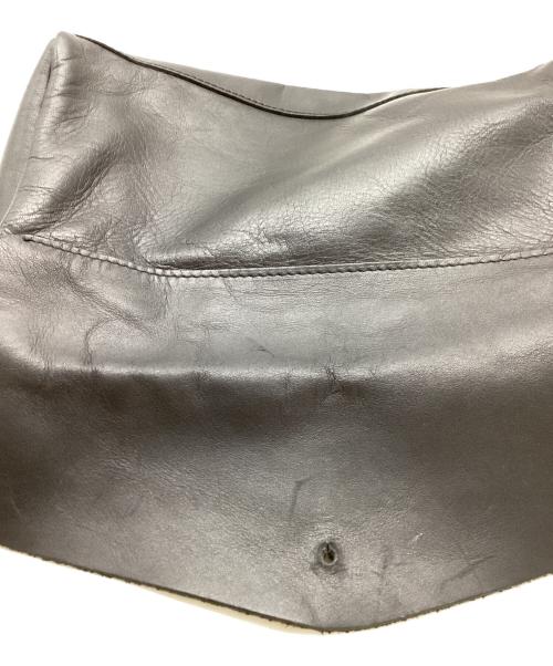 Encachette（アンキャシェット）Encachette (アンキャシェット) レザーショルダーバッグ ブラックの古着・服飾アイテム