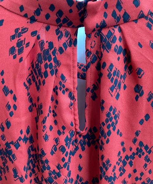 Pinky & Dianne（ピンキーアンドダイアン）Pinky & Dianne (ピンキーアンドダイアン) アブストラクトプリントブラウス　/　0313210946 レッド サイズ:38の古着・服飾アイテム