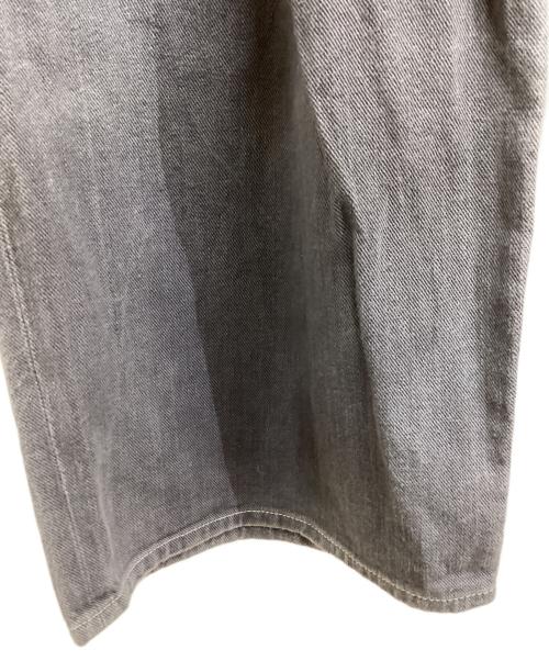 Graphpaper（グラフペーパー）Graphpaper (グラフペーパー) タックデニムパンツ　/　GL203-40161B-27 グレー サイズ:不明の古着・服飾アイテム