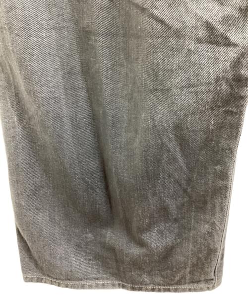 Graphpaper（グラフペーパー）Graphpaper (グラフペーパー) タックデニムパンツ　/　GL203-40161B-27 グレー サイズ:不明の古着・服飾アイテム