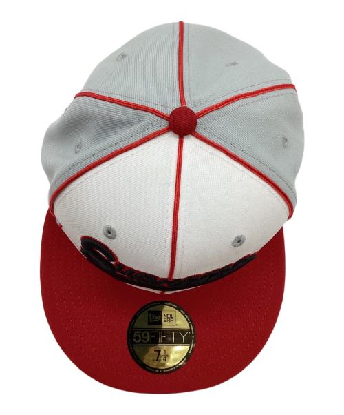 SUPREME（シュプリーム）Supreme  (シュプリーム) New Era  (ニューエラ) Piping Script Logo Cap / パイピングスクリプトロゴニューエラキャップ / 25SS レッド×ホワイト サイズ:7 1/4の古着・服飾アイテム