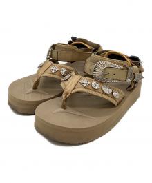 suicoke×TOGA ARCHIVES（スイコック×トーガアーカイブス）の古着「別注 TONO ウエスタンメタル ストラップサンダル / TC31-AJ502 / 23SS」｜ベージュ