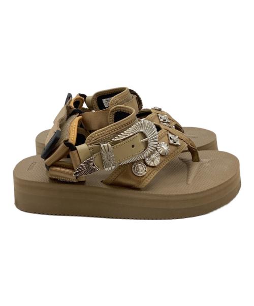 suicoke（スイコック）suicoke (スイコック) TOGA ARCHIVES (トーガアーカイブス) 別注 TONO ウエスタンメタル ストラップサンダル / TC31-AJ502 / 23SS ベージュ サイズ:24cmの古着・服飾アイテム
