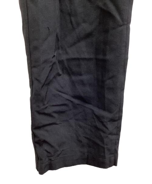 ISSEY MIYAKE（イッセイミヤケ）ISSEY MIYAKE (イッセイミヤケ) ナイロン ストレッチ ストレート パンツ　IM12FF058 ブラック サイズ:2の古着・服飾アイテム