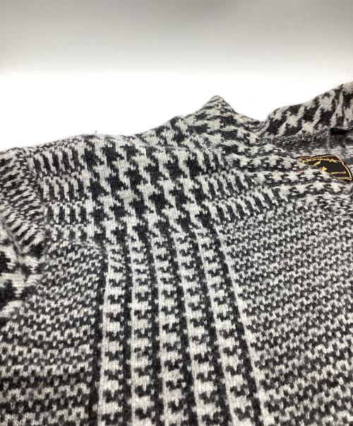 Vivienne Westwood ANGLOMANIA（ヴィヴィアンウエストウッドアングロマニア）Vivienne Westwood ANGLOMANIA (ヴィヴィアンウエストウッドアングロマニア) 千鳥柄 Vネックニット グレー サイズ:Mの古着・服飾アイテム