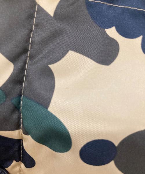 A BATHING APE（アベイシングエイプ）A BATHING APE (アベイシングエイプ) CAMO DOWN VEST ベージュ×ブラック サイズ:Lの古着・服飾アイテム