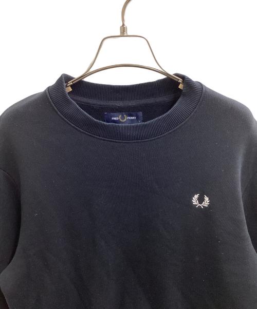FRED PERRY（フレッドペリー）FRED PERRY (フレッドペリー) クルーネックスウェット ブラック サイズ:Mの古着・服飾アイテム