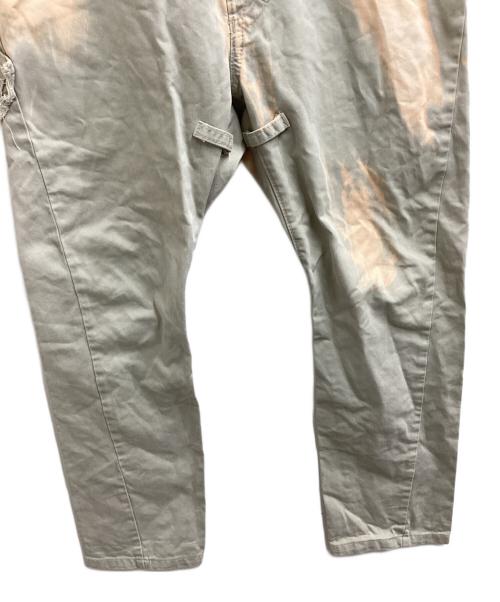 DSQUARED2（ディースクエアード）DSQUARED2 (ディースクエアード) 多重ベルトループ加工デニム ベージュ サイズ:46の古着・服飾アイテム