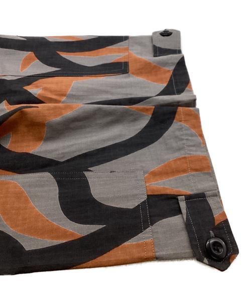 BACKERS（バッカーズ）BACKERS (バッカーズ) トライバルカモ柄シャツジャケット / GARMENTS グレー×オレンジ サイズ:Mの古着・服飾アイテム