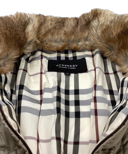BURBERRY BLACK LABEL（バーバリーブラックレーベル）BURBERRY BLACK LABEL (バーバリーブラックレーベル) ファー付ダウンジャケット　/　BMP11-725-43 ゴールド サイズ:Mの古着・服飾アイテム