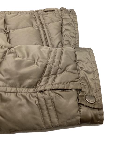BURBERRY BLACK LABEL（バーバリーブラックレーベル）BURBERRY BLACK LABEL (バーバリーブラックレーベル) ファー付ダウンジャケット　/　BMP11-725-43 ゴールド サイズ:Mの古着・服飾アイテム