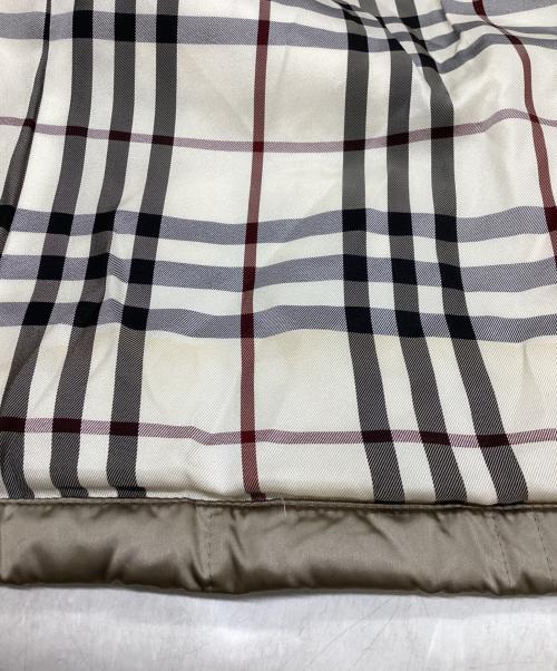 BURBERRY BLACK LABEL（バーバリーブラックレーベル）BURBERRY BLACK LABEL (バーバリーブラックレーベル) ファー付ダウンジャケット　/　BMP11-725-43 ゴールド サイズ:Mの古着・服飾アイテム