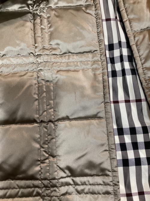 BURBERRY BLACK LABEL（バーバリーブラックレーベル）BURBERRY BLACK LABEL (バーバリーブラックレーベル) ファー付ダウンジャケット　/　BMP11-725-43 ゴールド サイズ:Mの古着・服飾アイテム