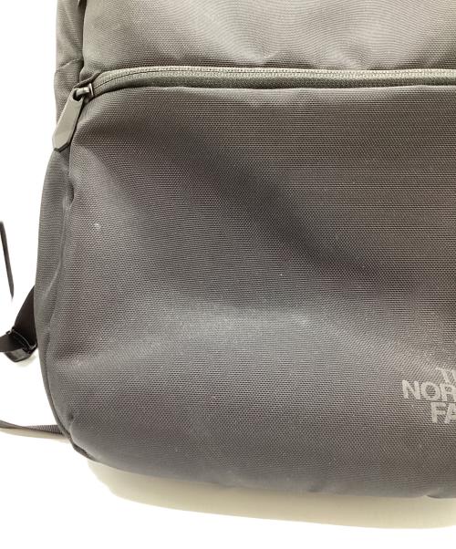 THE NORTH FACE（ザ ノース フェイス）THE NORTH FACE (ザ ノース フェイス) Shuttle Daypack Slim / NM82215 ブラックの古着・服飾アイテム