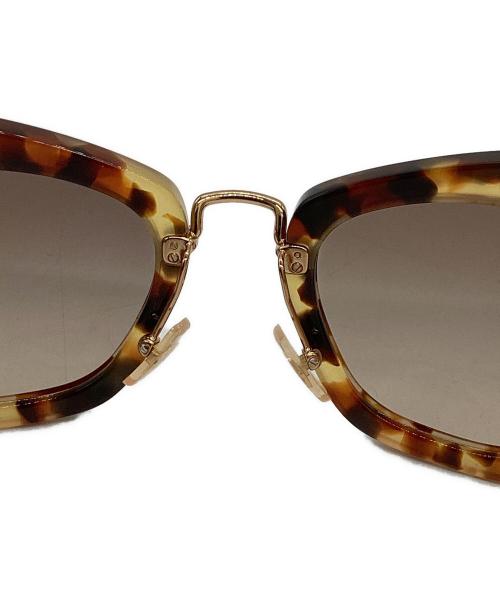 MIU MIU（ミュウミュウ）MIU MIU (ミュウミュウ) サングラス SUNGLASSES / SMU10N UBR-3D0 ブラウン サイズ:55□24 140の古着・服飾アイテム