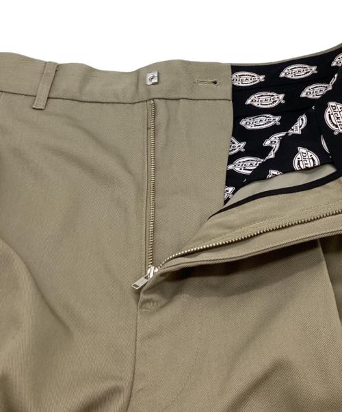 Dickies（ディッキーズ）Dickies (ディッキーズ) HOTEL PALACE (ホテルプレイス) 別注2タックワイドパンツ / 668-3227225 ベージュ サイズ:L 未使用品の古着・服飾アイテム