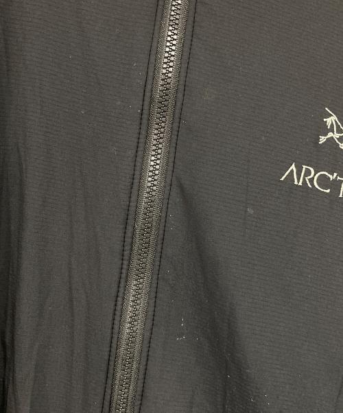 ARC'TERYX（アークテリクス）ARC'TERYX (アークテリクス) Atom Hoody ブラック サイズ:Mの古着・服飾アイテム