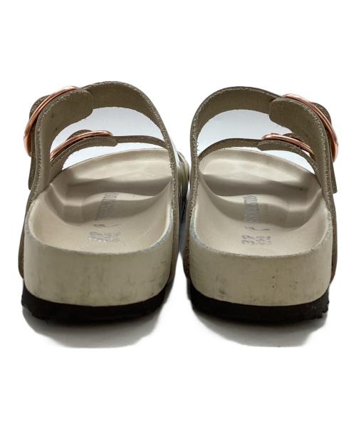 BIRKENSTOCK（ビルケンシュトック）BIRKENSTOCK (ビルケンシュトック) Arizona Big Buckle / アリゾナ ビッグバックル ベージュ サイズ:25cmの古着・服飾アイテム