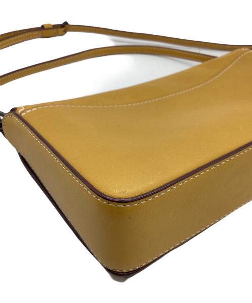COACH（コーチ）COACH (コーチ) ディンキーショルダーバッグ　/　20215 イエローの古着・服飾アイテム
