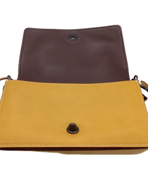 COACH（コーチ）COACH (コーチ) ディンキーショルダーバッグ　/　20215 イエローの古着・服飾アイテム