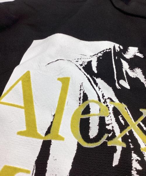 ALEXANDER McQUEEN（アレキサンダーマックイーン）ALEXANDER McQUEEN (アレキサンダーマックイーン) プリントフーディー　/　QTZ45 ブラック サイズ:Mの古着・服飾アイテム
