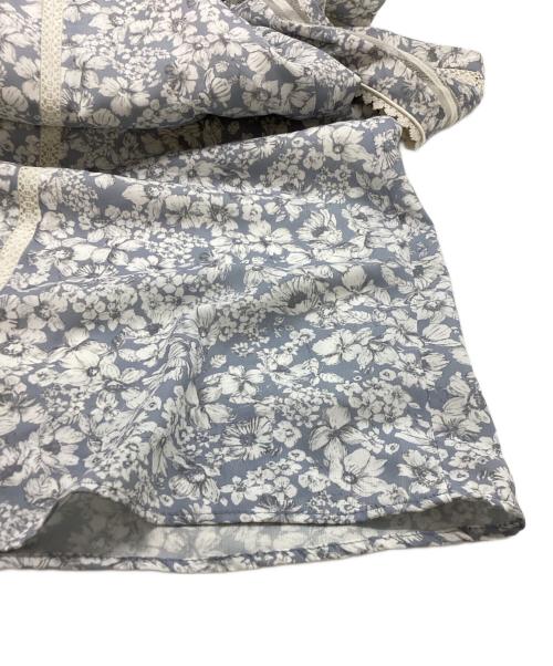 HER LIP TO（ハーリップトゥ）Her lip to (ハーリップトゥ) Lace Trimmed Floral Dress　1222305063 ブルー サイズ:Mの古着・服飾アイテム