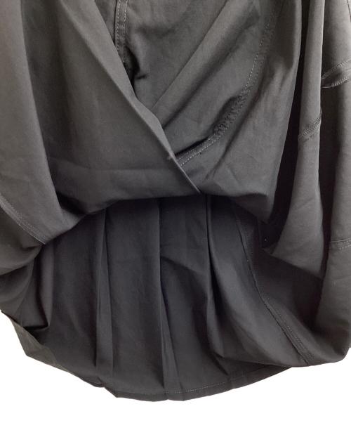 JUNYA WATANABE COMME des GARCONS（(ジュンヤワタナベ コムデギャルソン）JUNYA WATANABE COMME des GARCONS ((ジュンヤワタナベ コムデギャルソン) ウール プリーツ アシンメトリー スカート / JN-S084 ブラック サイズ:Sの古着・服飾アイテム