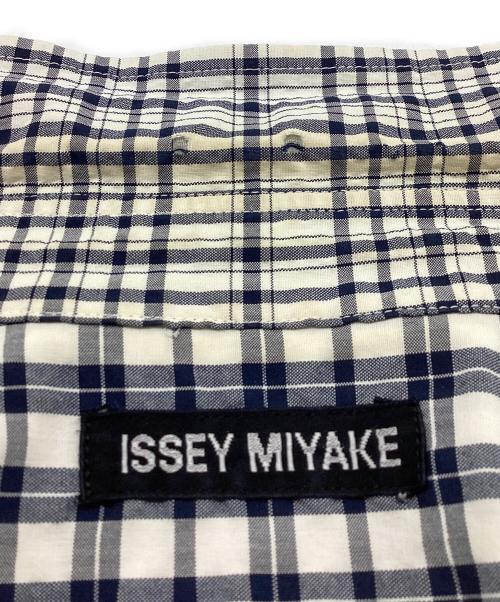 ISSEY MIYAKE（イッセイミヤケ）ISSEY MIYAKE (イッセイミヤケ) Seersucker check shirt / ME33FJ089 / MADE IN JAPAN ホワイト×ネイビー サイズ:3の古着・服飾アイテム