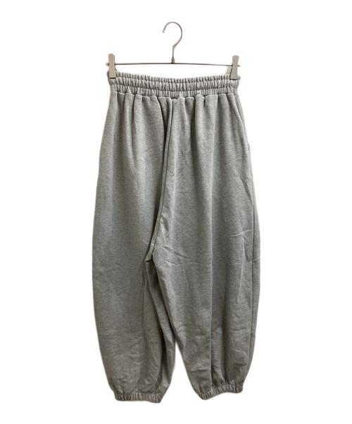 FCMM（エフシーエムエム）FCMM (エフシーエムエム) WIND AND SEA (ウィンダンシー) Round Wide Pants / コラボ スウェットパンツ / FC021050BW グレー サイズ:Mの古着・服飾アイテム