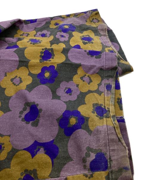 Acne studios（アクネ ストゥディオズ）ACNE STUDIOS (アクネ ストゥディオズ) FLOWER PRINT TROUSERS / フラワープリントトラウザー / FA-UX-TROU000063 グレー サイズ:Mの古着・服飾アイテム